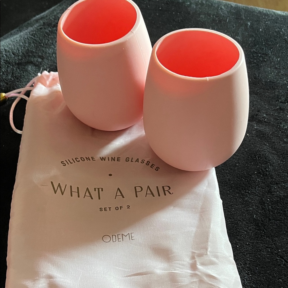 Silicone wine glasses in a bag by odeme